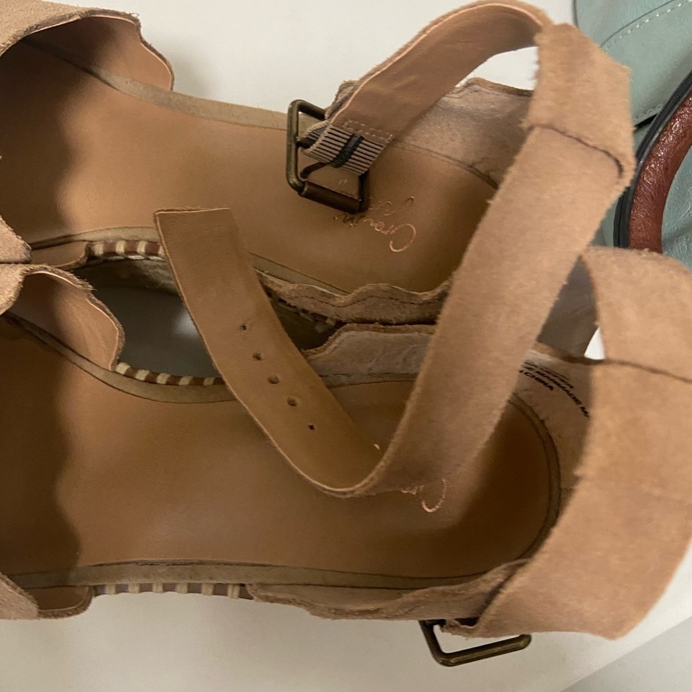 Crown Vintage size 6 Tan Wedge Shoes with Ankle Strap $69 - Picture 3 of 10